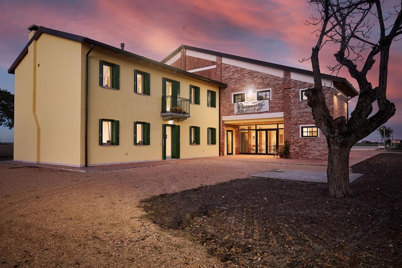 Brussa Horse Oasi Villa Caorle Bagian luar foto